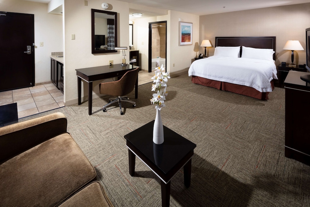 Hampton Inn & Suites Las Vegas South - photo 25