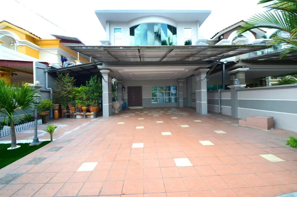 Decozy 3.0 Semi D - carbon neutral hotel in Ipoh