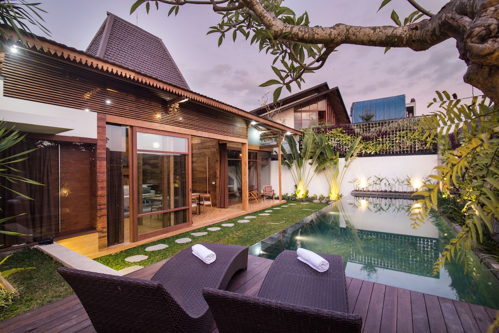 Tunjungsari Villa — 4-Star Luxury Hotel in Denpasar, Indonesia