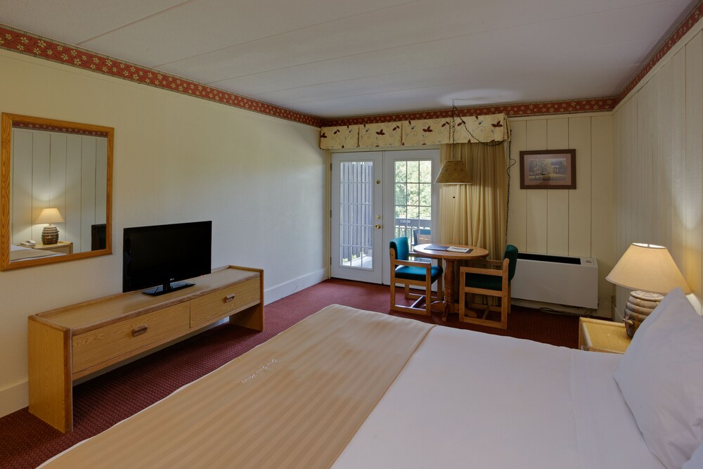 Salt Fork Lodge and Conference Center - photo 6