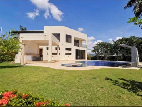 Casa Lagos del Peñon — 4-Star Luxury Hotel in Girardot City, Colombia