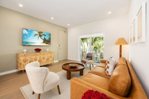 Lux Designer Apt 2BR and 2BA in Heart of Miami Beach — 4-Star Luxury Hotel in Miami Beach, United States