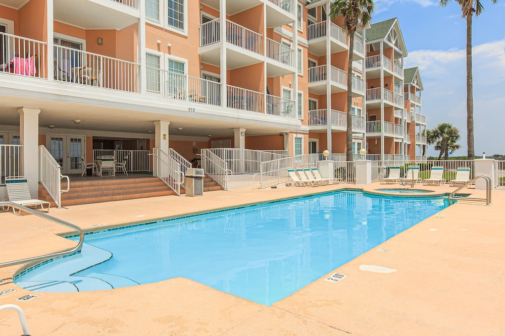 Direct Gulf Front Condo with Resort Pools with Hot Tubs Steps to Beach - photo 31