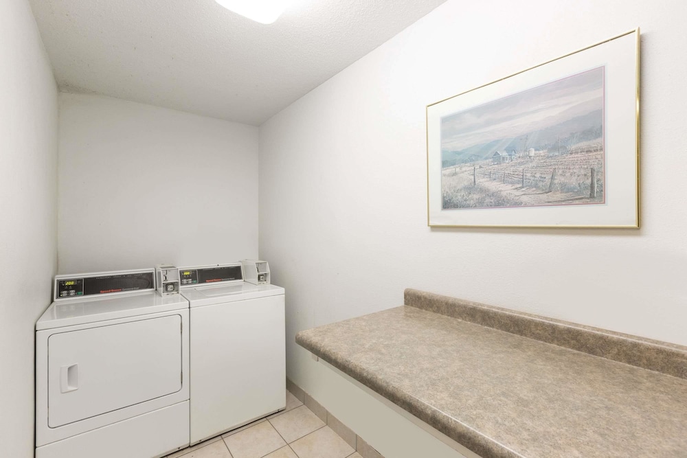 Days Inn by Wyndham Atlantic - photo 18