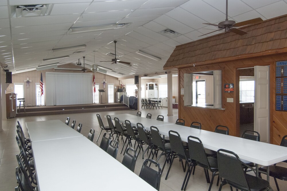 Settler's Rest RV Resort - photo 10