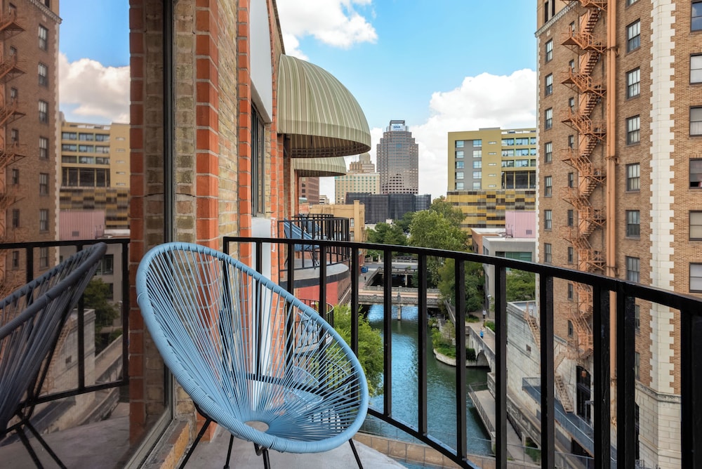 Riverwalk Plaza - photo 99