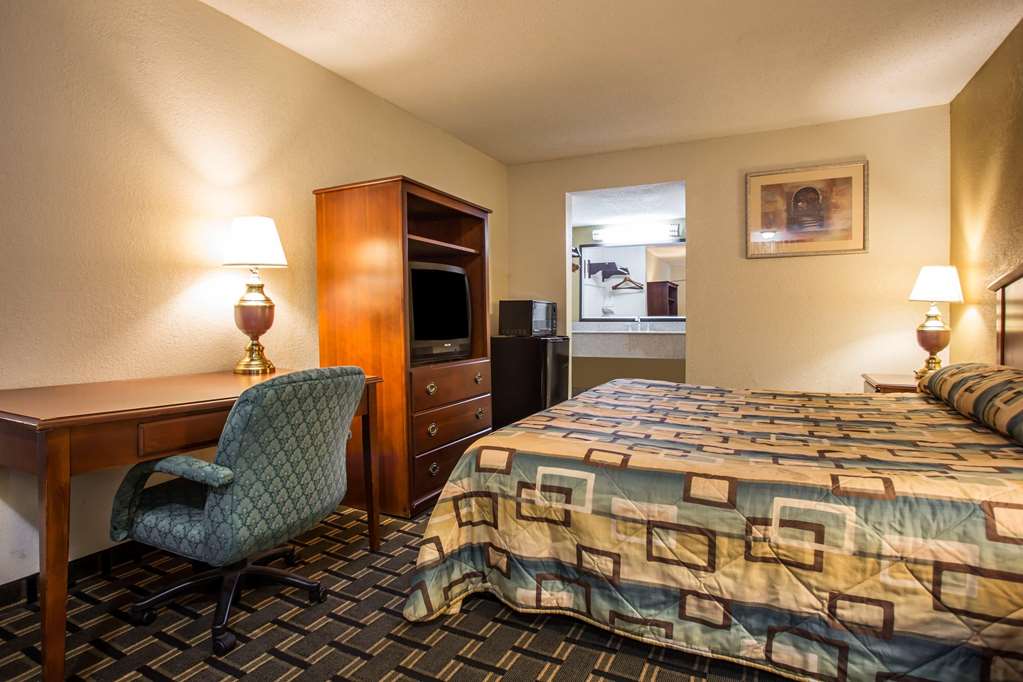 Econo Lodge Salisbury South - photo 12