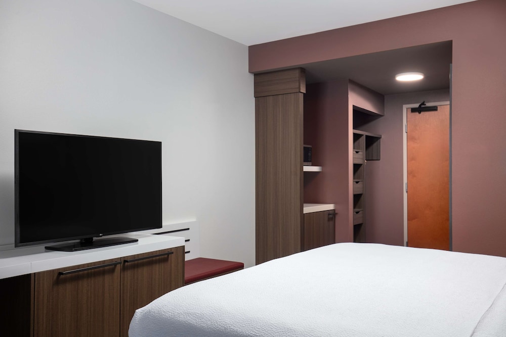 Hilton Garden Inn Kalispell - photo 13