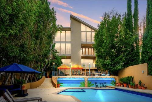 6BR Music Studio Pool Spa & Games — hotel in Sherman Oaks