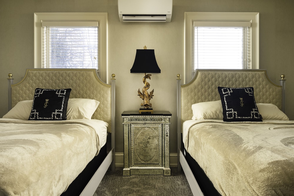The Edward Hotel - photo 13