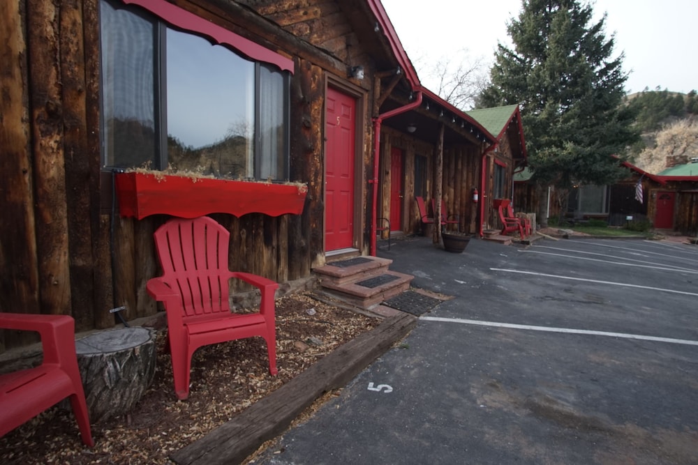 Foot of the Mountain Motel - photo 59