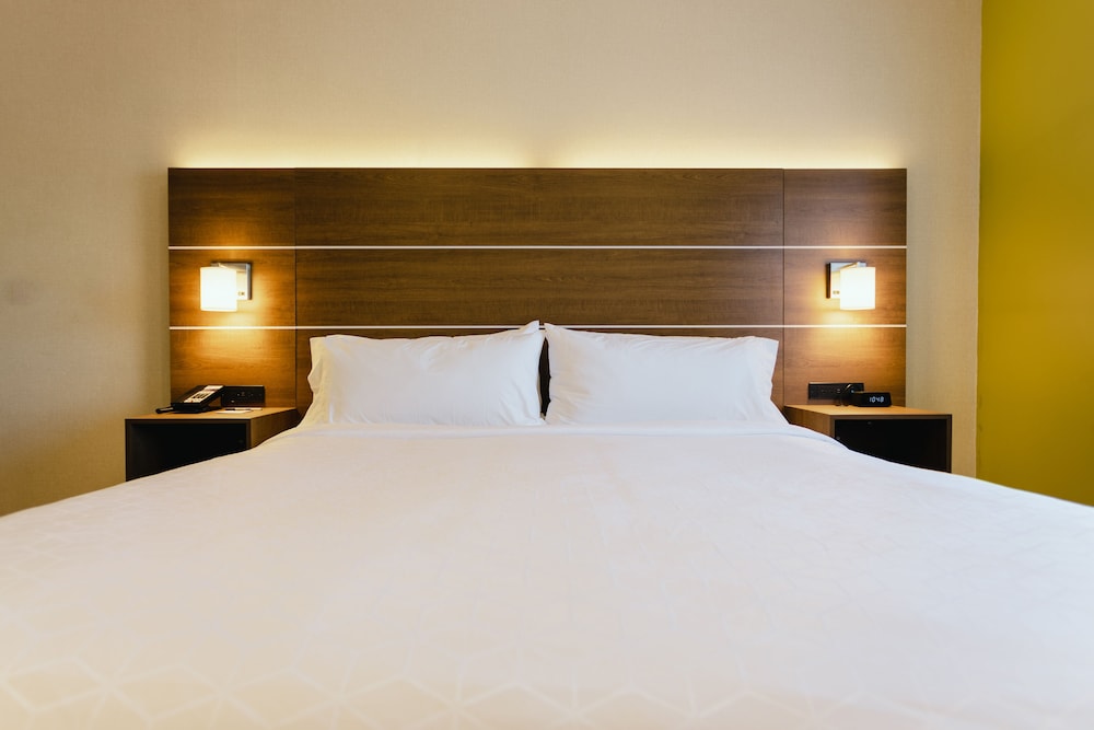 Holiday Inn Express Suites Davis University Area - photo 8