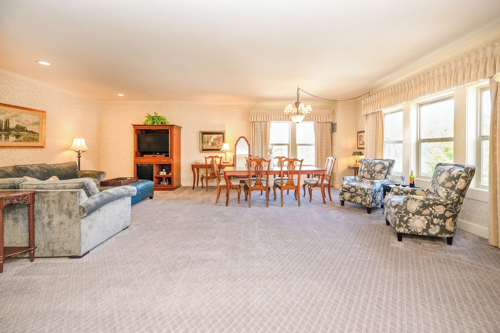 Fairhaven Village Inn - photo 48