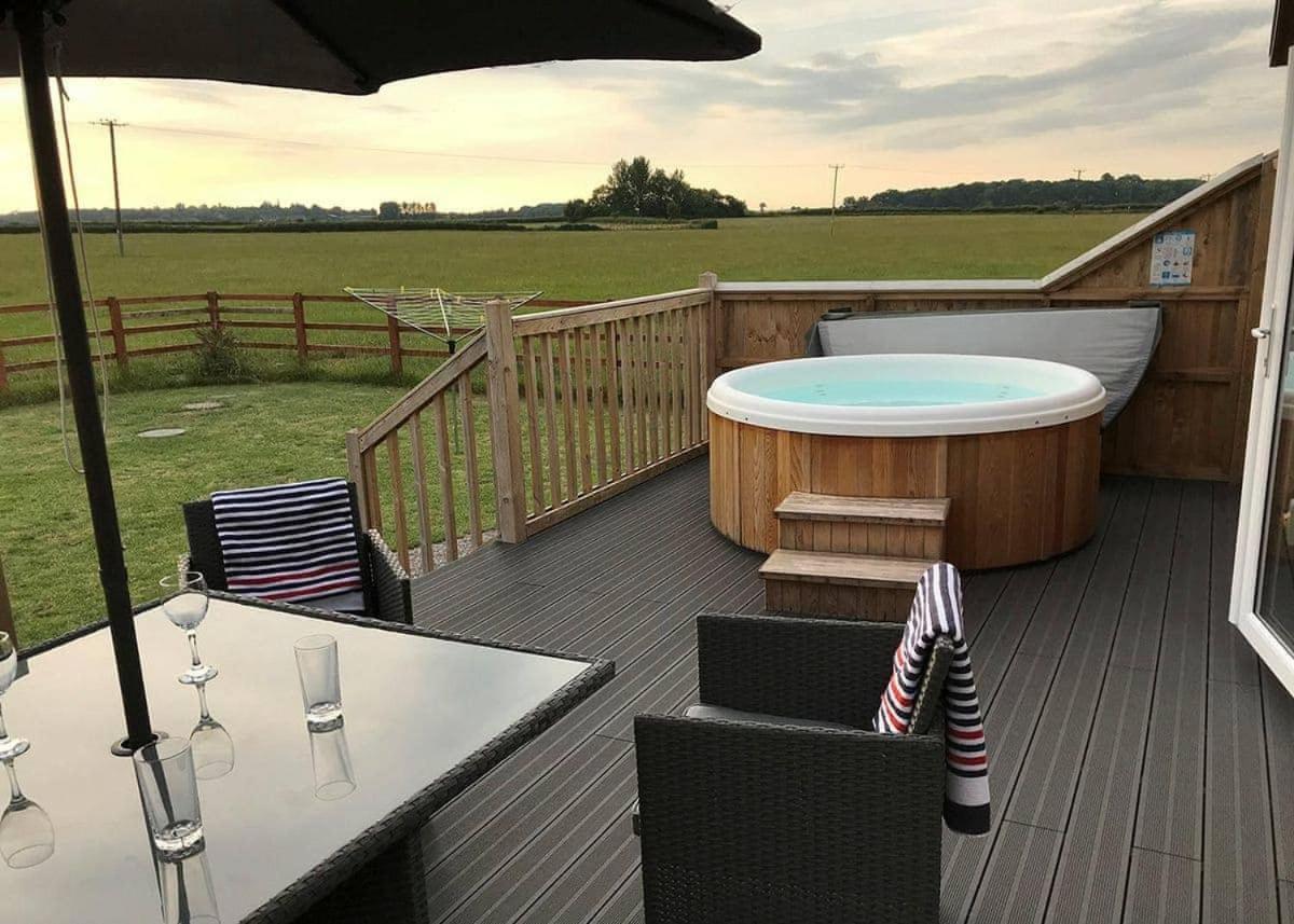 Larkrise Farm Lodges in Somerton, United Kingdom