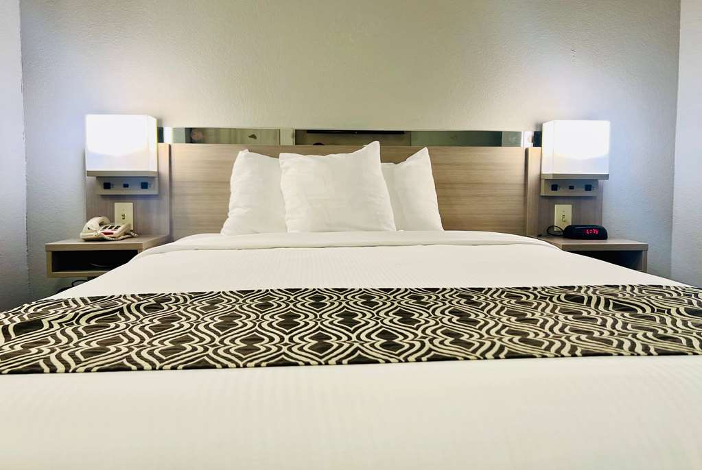 Microtel Inn by Wyndham Georgetown - photo 17