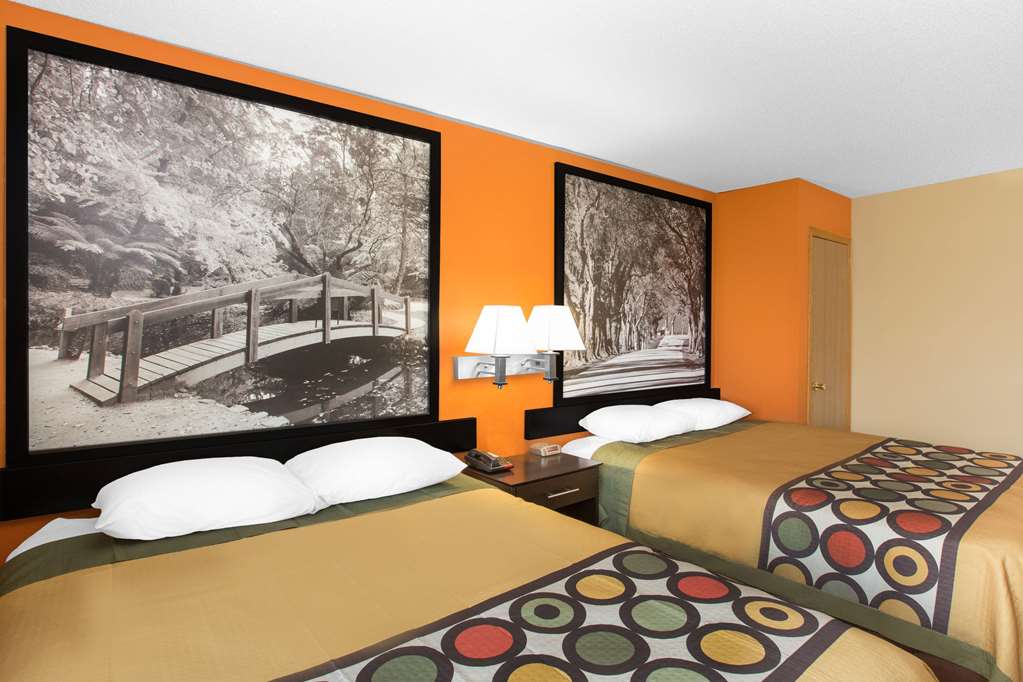 Super 8 by Wyndham Clive IA - photo 11