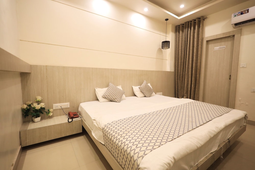 Hotel Blue Mountain - last minute hotel in Udaipur