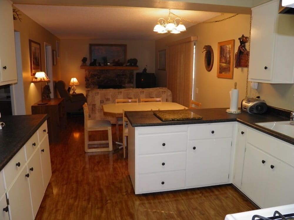 3832 Regina Rd. - photo 13