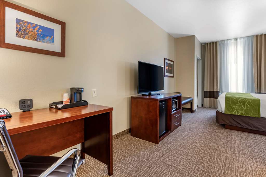 Comfort Suites Fernley - photo 17