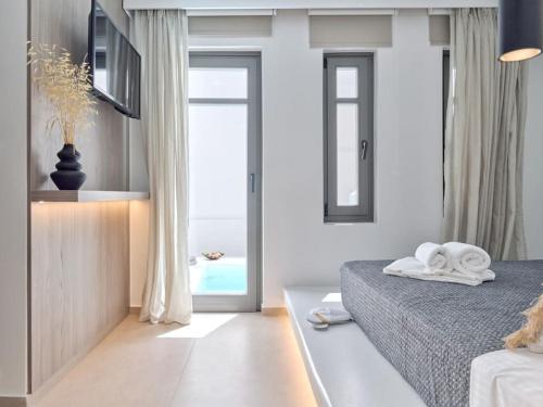 Villa Sol Alma Naousa Paros — 4-Star Luxury Hotel in Naousa, Greece