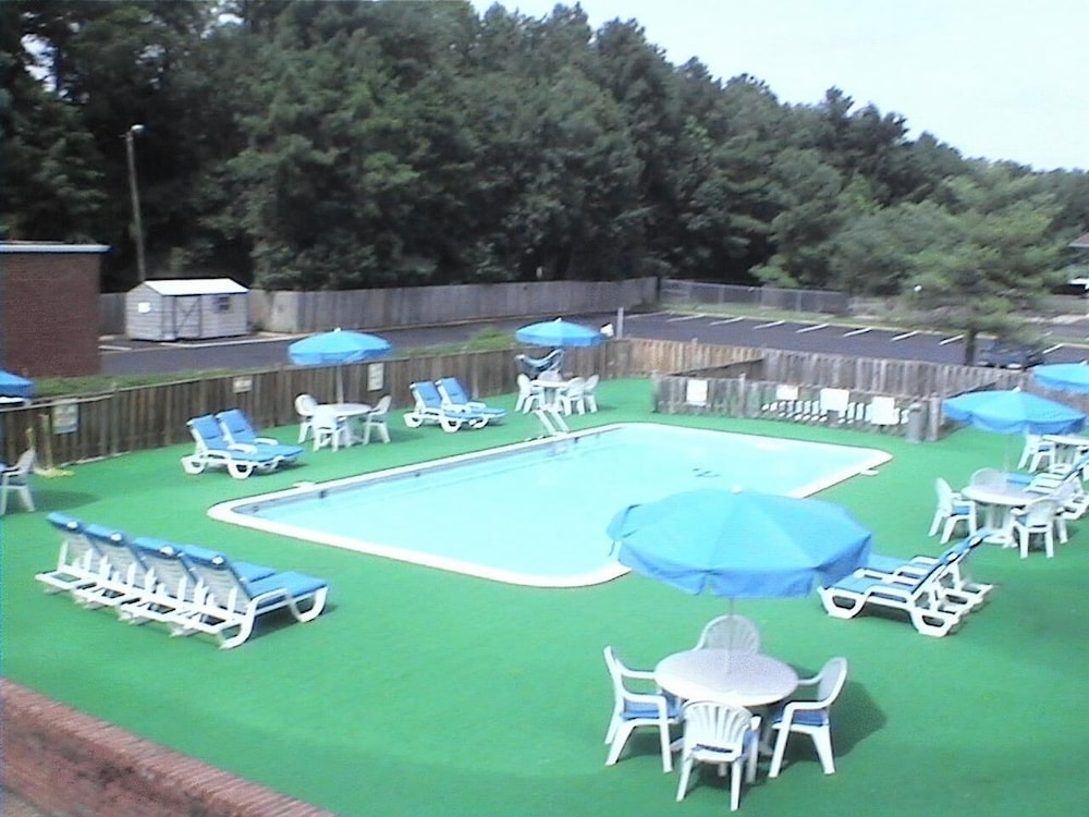 Express Airport Inn - photo 8