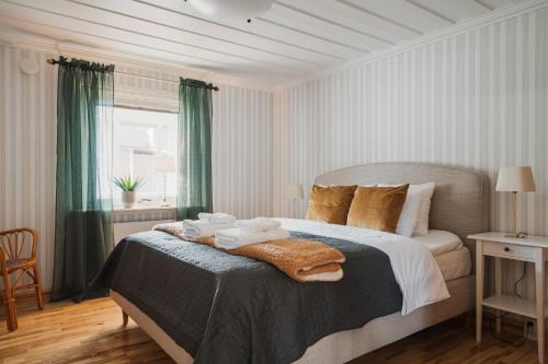Guestly Homes 2BR Lodge with Sauna — 4-Star Luxury Hotel in Pitea, Sweden