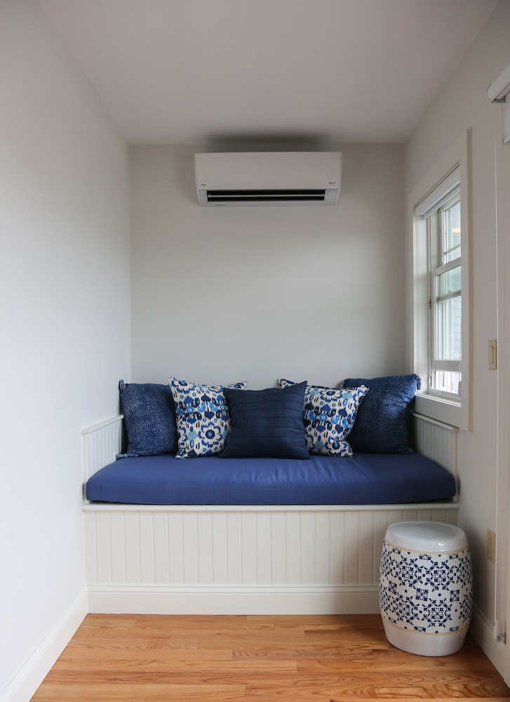The Sea Breeze Inn - photo 10