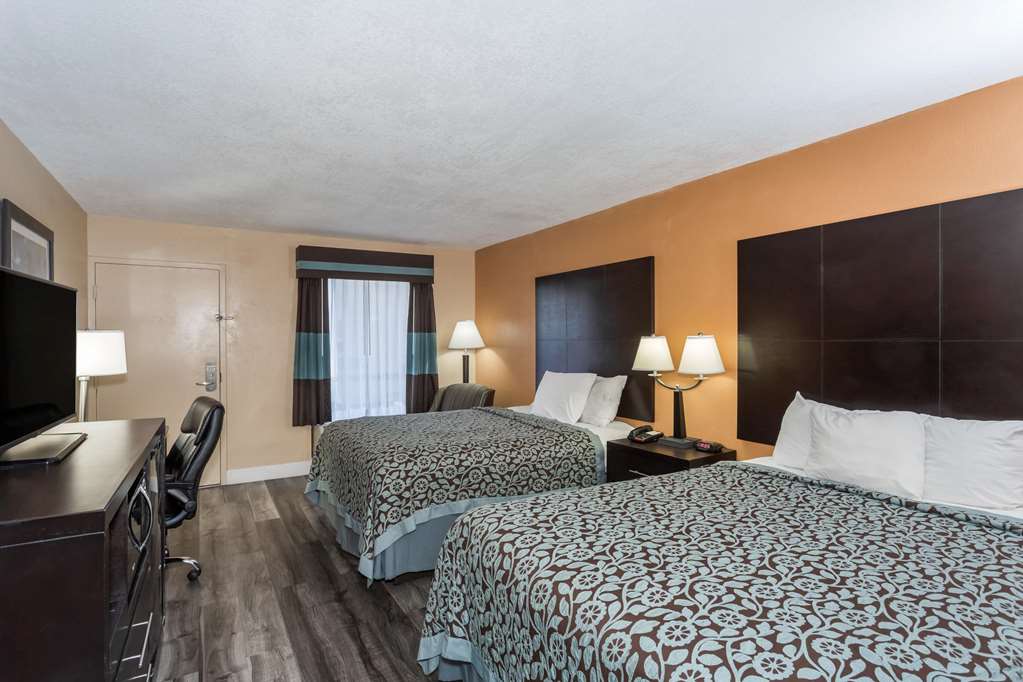 Days Inn by Wyndham Sarasota Bay - photo 10
