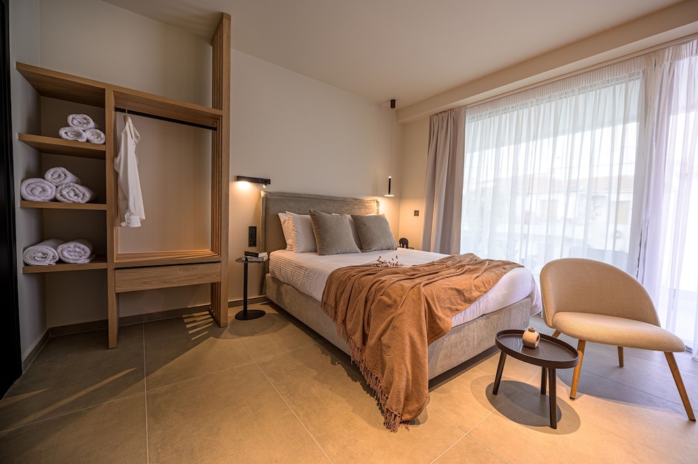 Luaz Suites Volos Center — 4-Star Luxury Hotel in Volos, Greece
