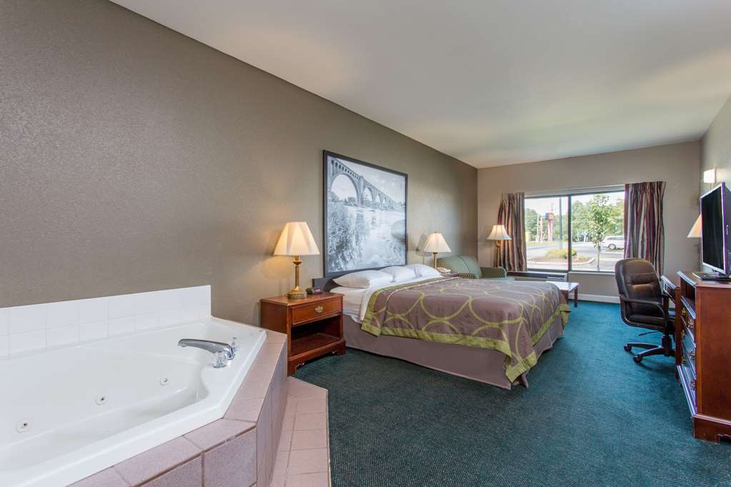 Super 8 by Wyndham Petersburg - photo 13