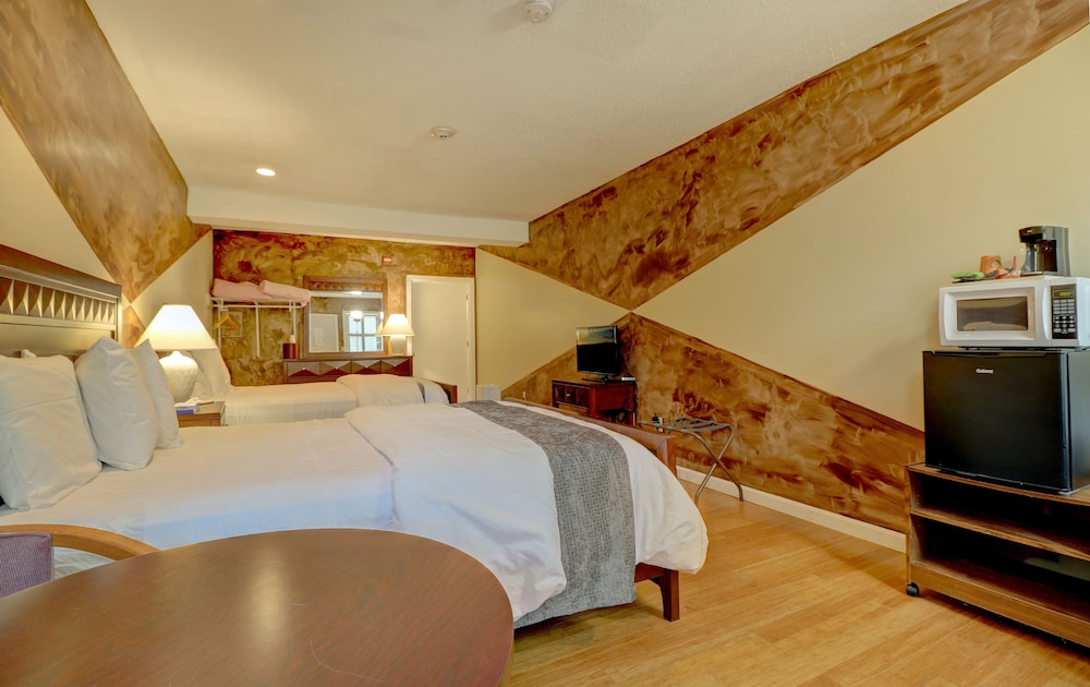 Hamilton Village Inn - photo 9