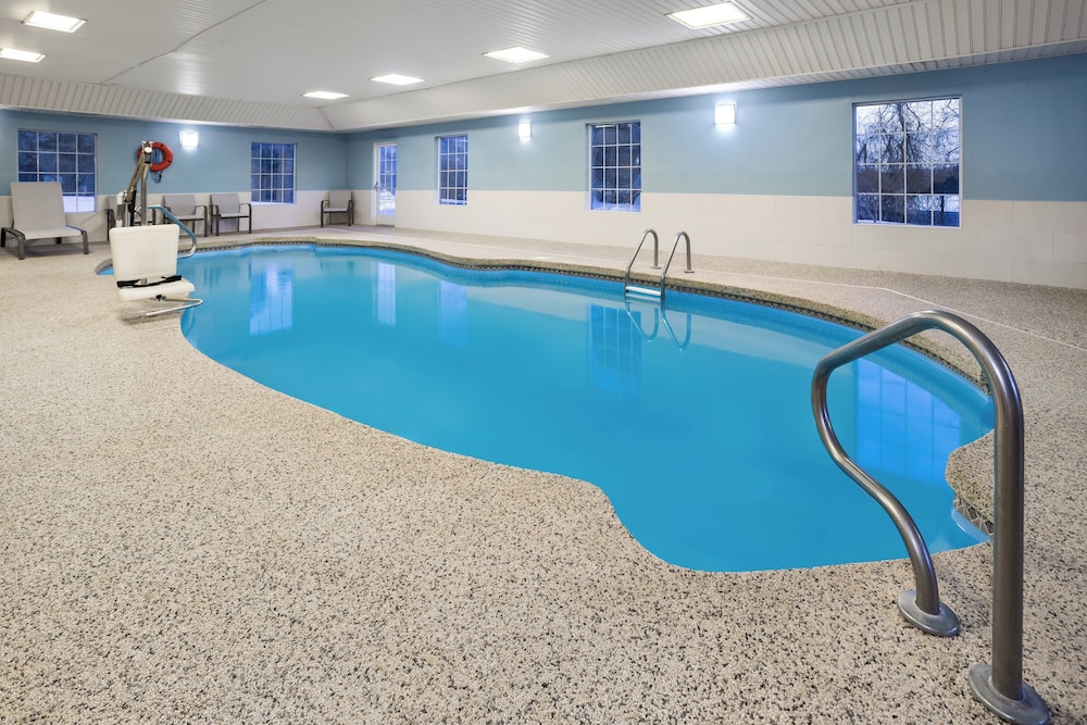 Holiday Inn Express Hotel & Suites Brattleboro by IHG - photo 32