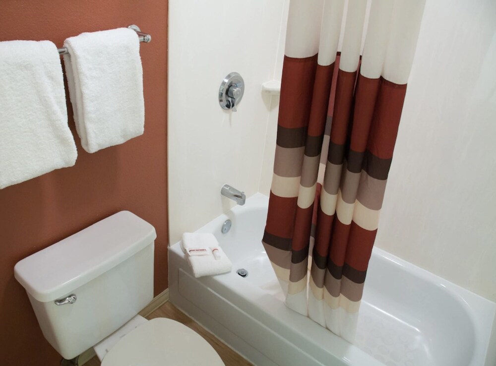 FairBridge Inn Express Baton Rouge - photo 27