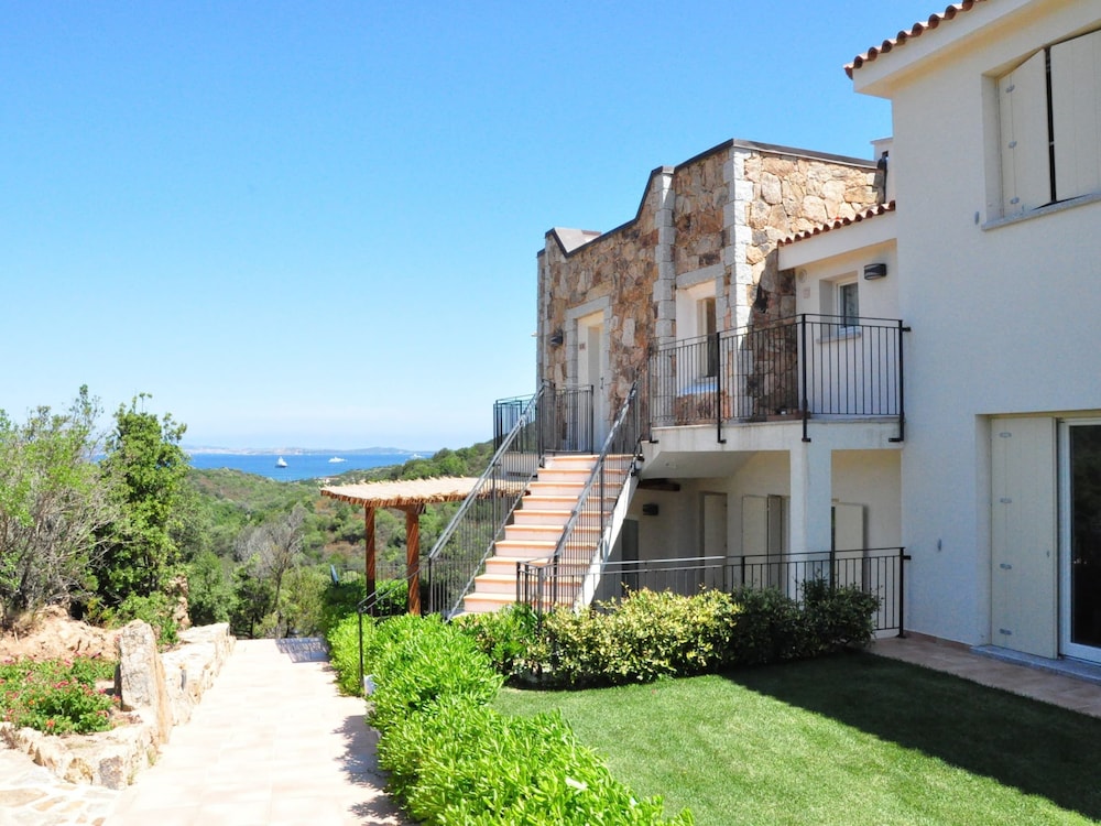 Holiday Home in Baja Sardinia With Pool — 4-Star Luxury Hotel in Arzachena, Italy