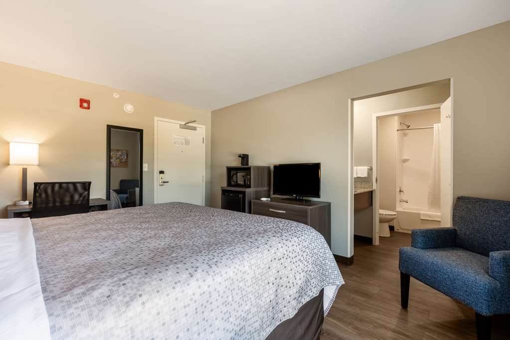 Econo Lodge Dayton North - photo 13