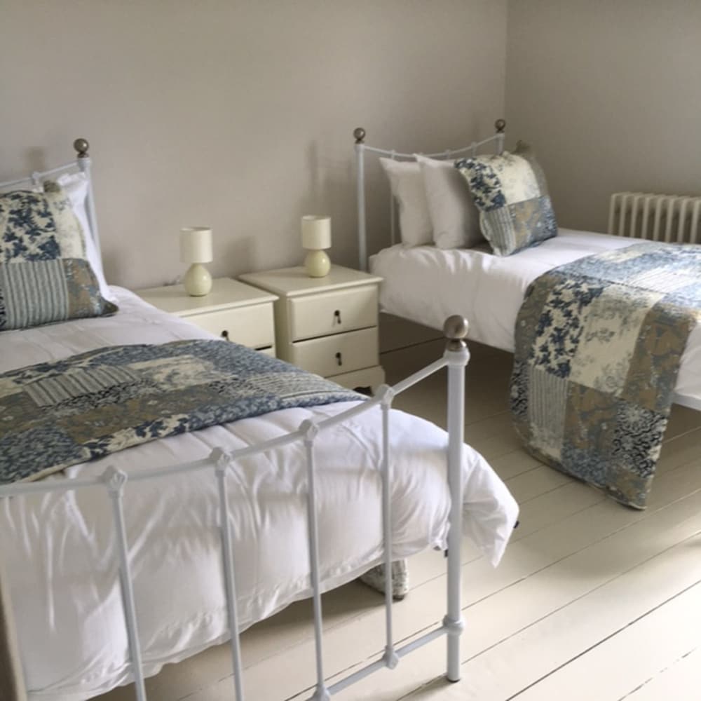 The White House Wells 2 Park View — 4-Star Luxury Hotel in Wells, United Kingdom