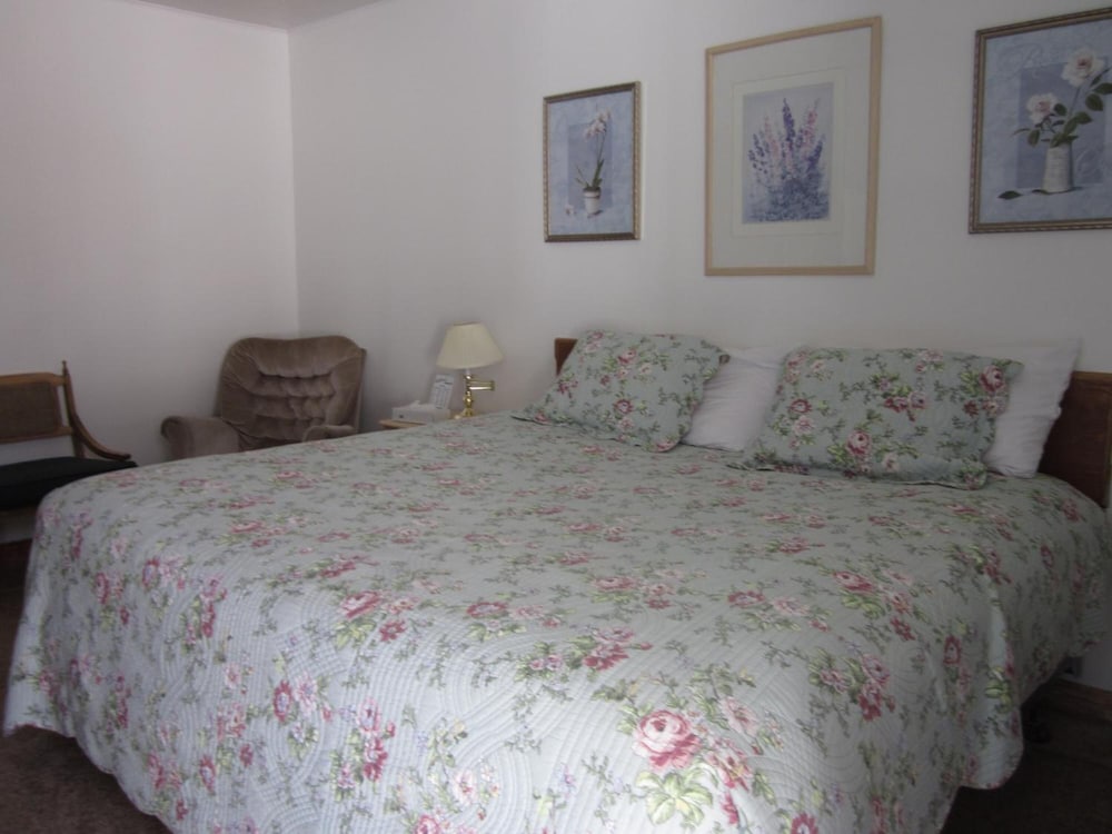 Paintbrush Inn Thermopolis - photo 14