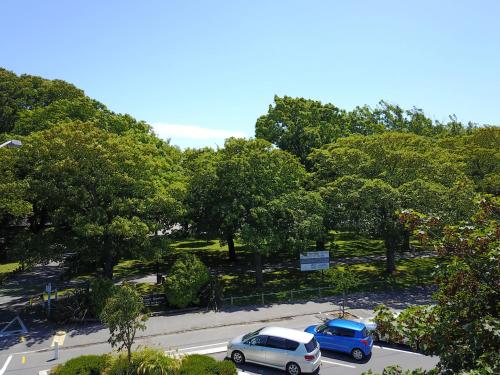 Modern 1 Bedroom Apartment across from Hagley Park — 4-Star Luxury Hotel in Christchurch, New Zealand