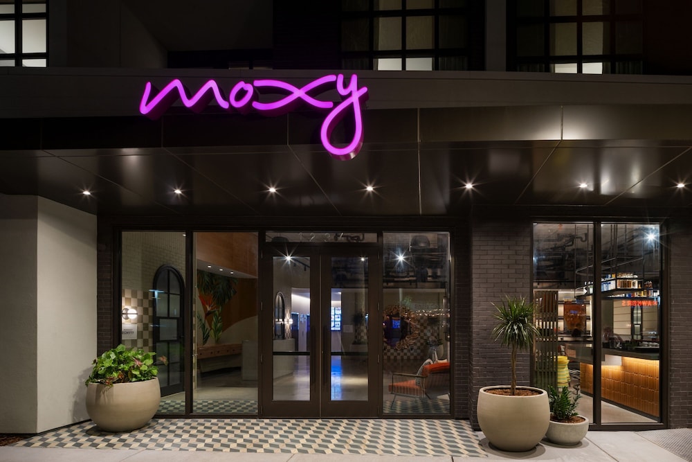 Moxy St. Petersburg Downtown - photo 43
