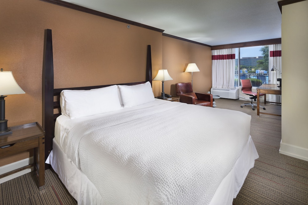 Four Points by Sheraton Kansas City Airport - photo 15