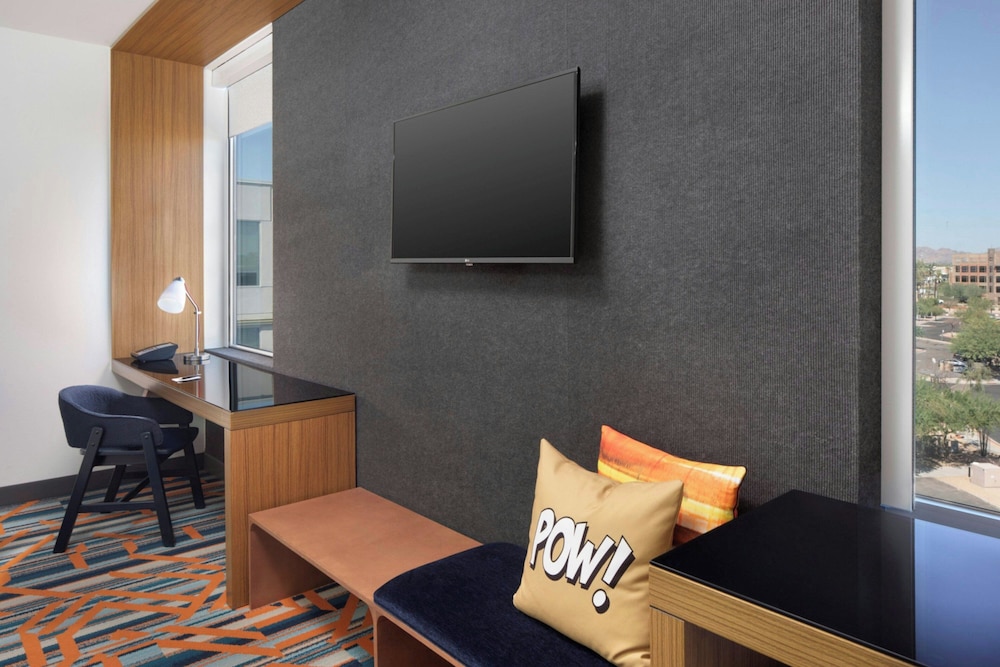 Aloft Phoenix Airport - photo 11