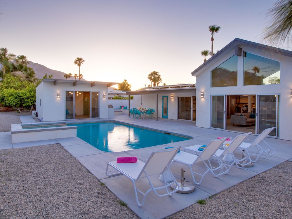 Dive In Palm Springs Holiday home 4 — 4-Star Luxury Hotel in Palm Springs, United States