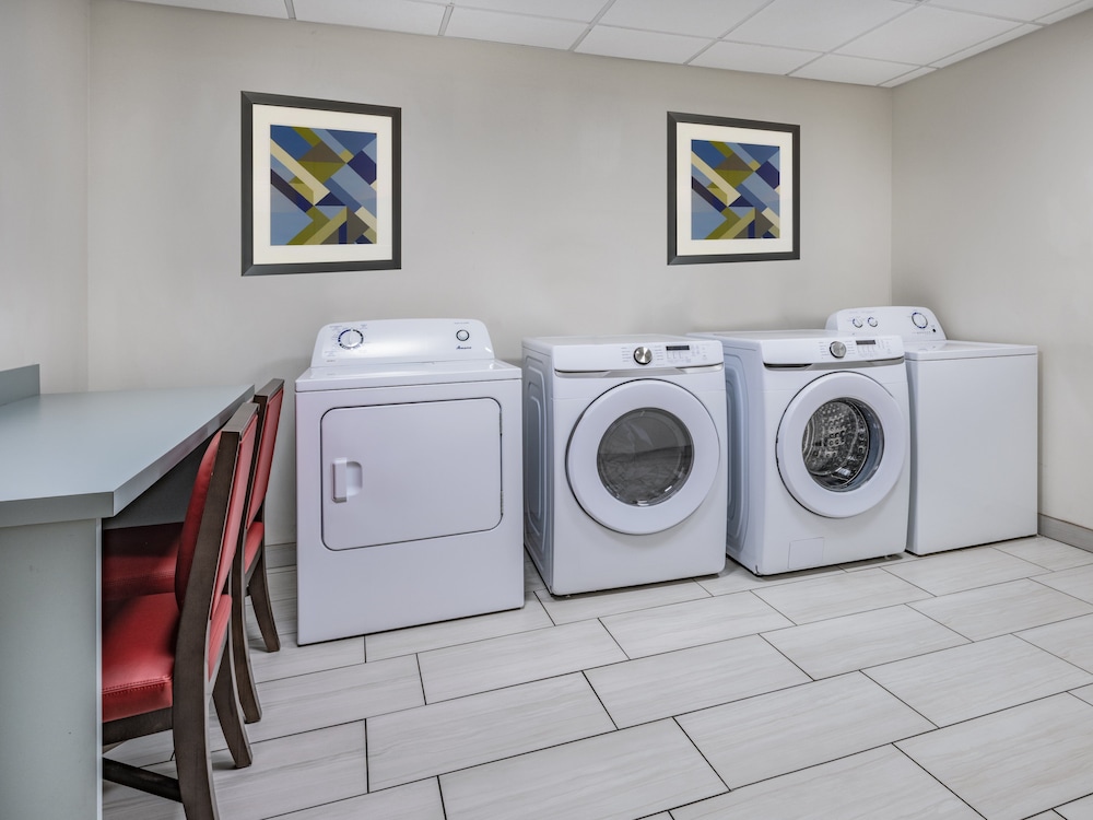 Holiday Inn Express & Suites Ruskin by IHG - photo 38