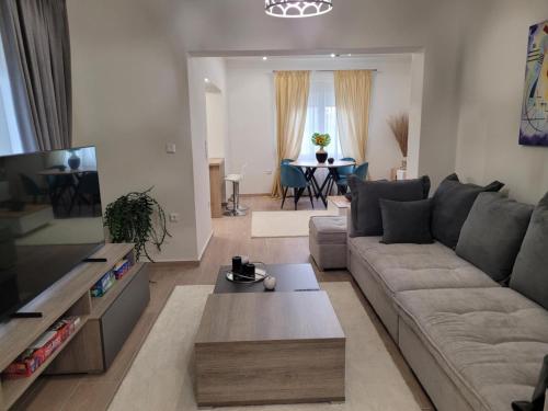 Luxury Captain's Corner in Trikala 3bd — 4-Star Luxury Hotel in Trikala, Greece