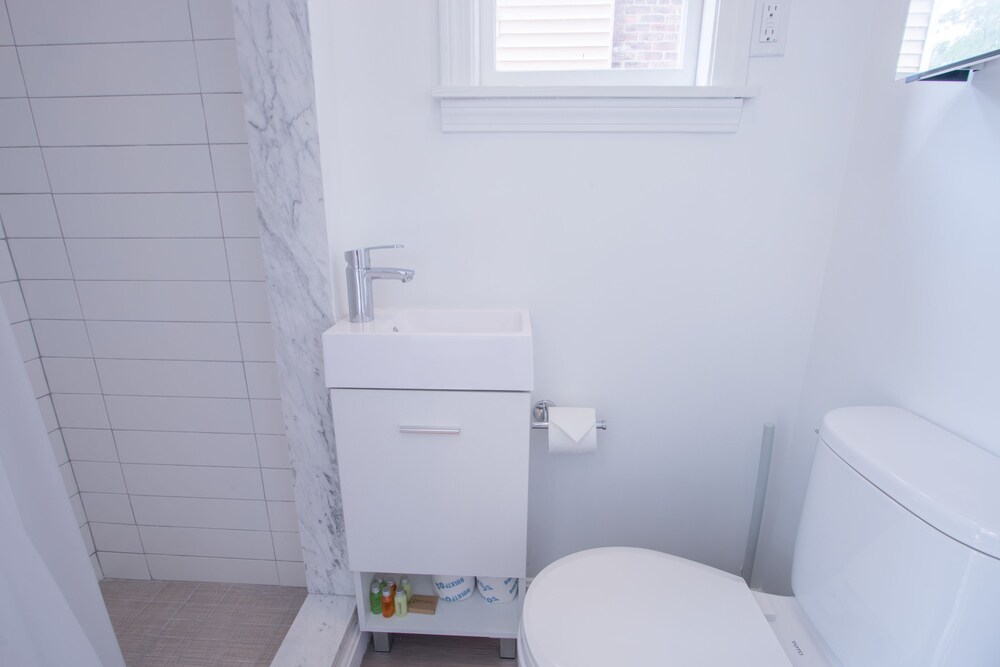 Bright Allston Suites by Sonder - photo 17