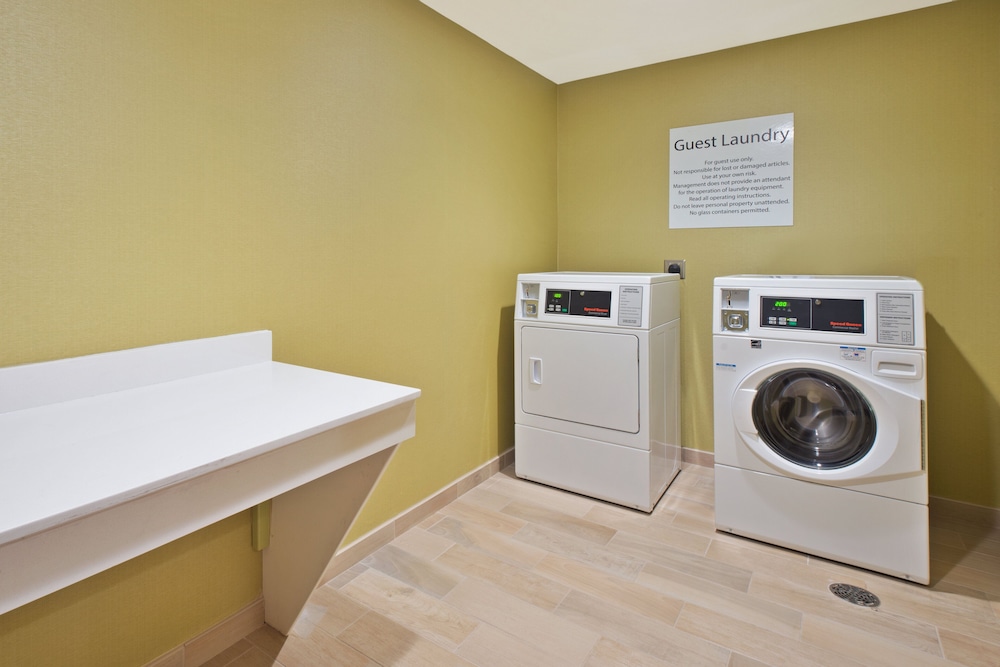 Holiday Inn Express & Suites Uniontown by IHG - photo 19