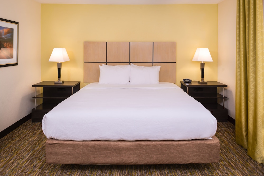 Candlewood Suites Carlsbad South by IHG - photo 6