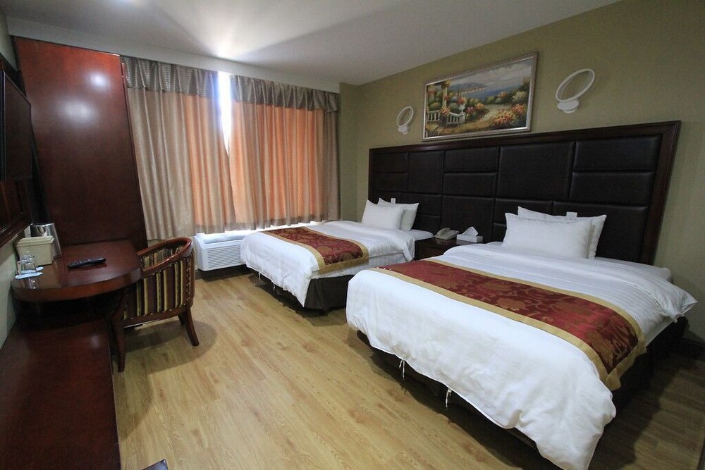 Queens Hotel - photo 4