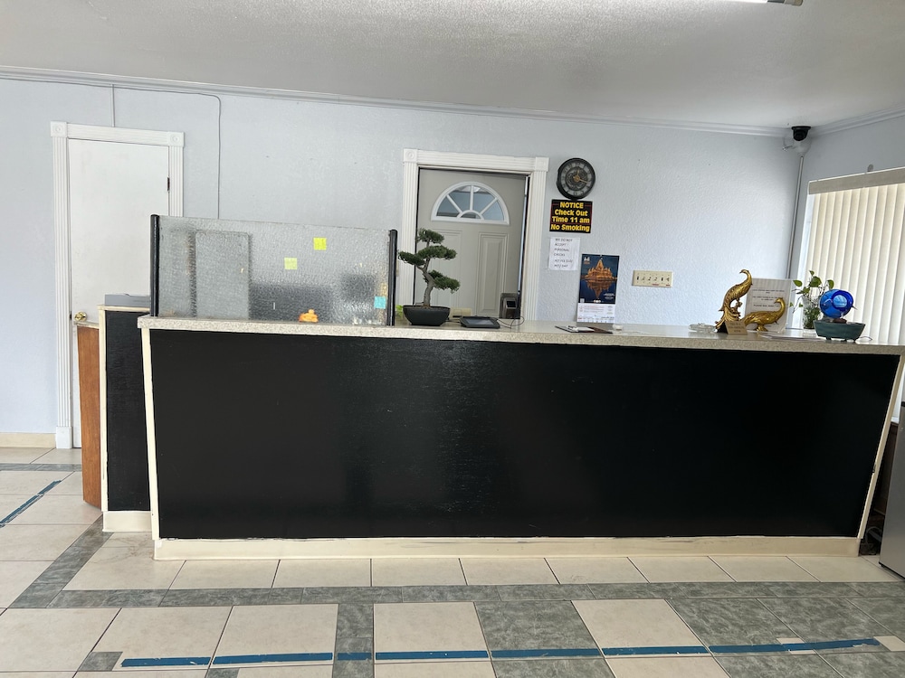 Pioneer Inn - photo 2