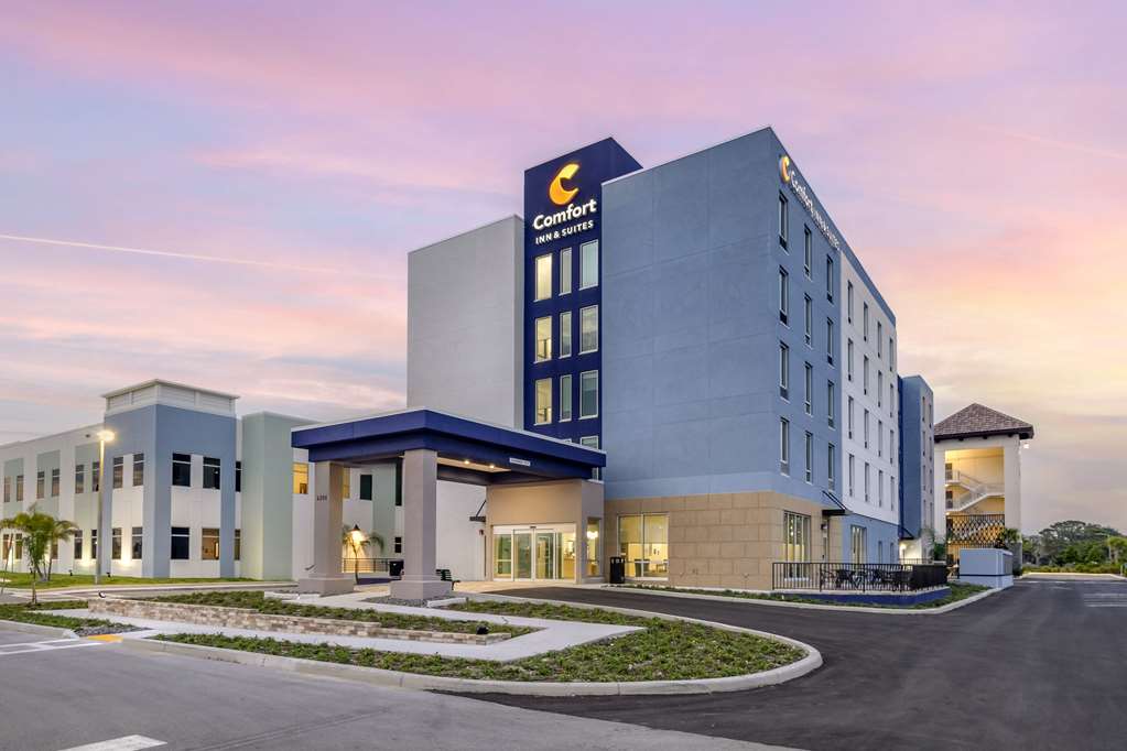 Comfort Inn & Suites New Port Richey Downtown District - photo 5